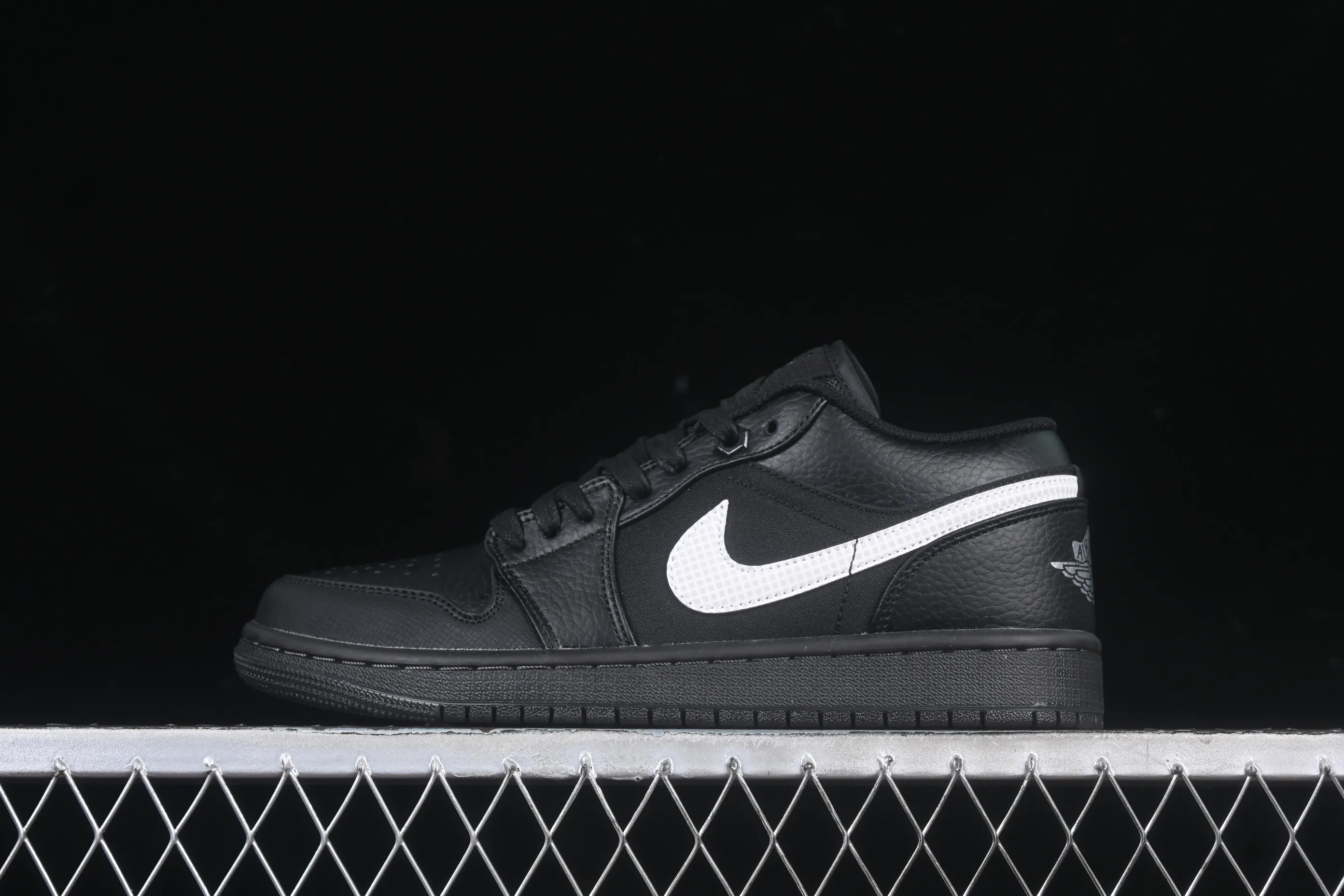 All categories Air Jordan Jordan series basketball shoes Air Jordan 1 Low Air Jordan 1 Low AJ1 Joe 1 black and white canvas leather low-top cultural basketball shoes HV5968-001
